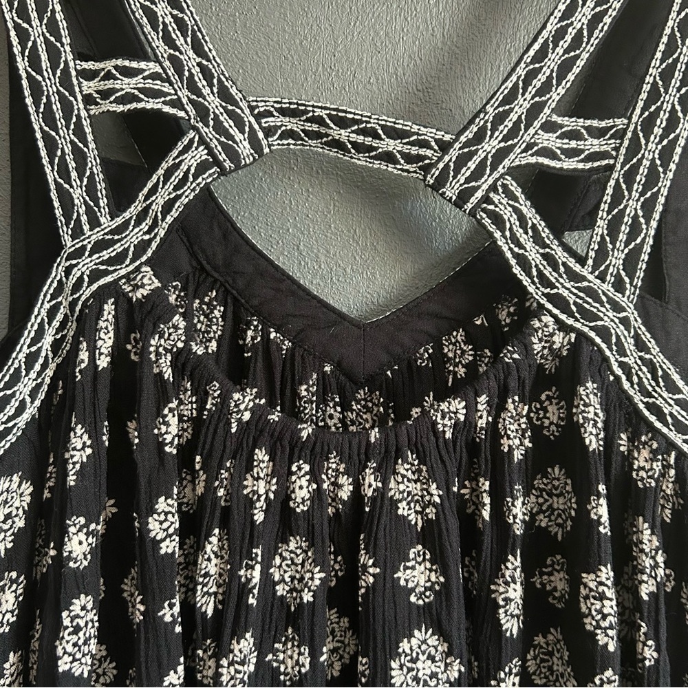 American Eagle Black & White Floral Print Bohemian Tank Top XS - Picture 7 of 8